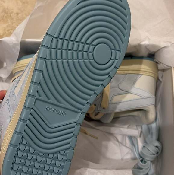 REPRESENT Reptor Low-top Sneakers in Powder Blue - Picture 3 of 10